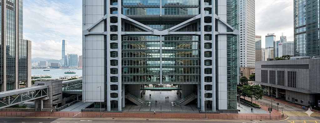 Norman Foster — The high-tech master who made structure, daylight and energy the visible art of the building
