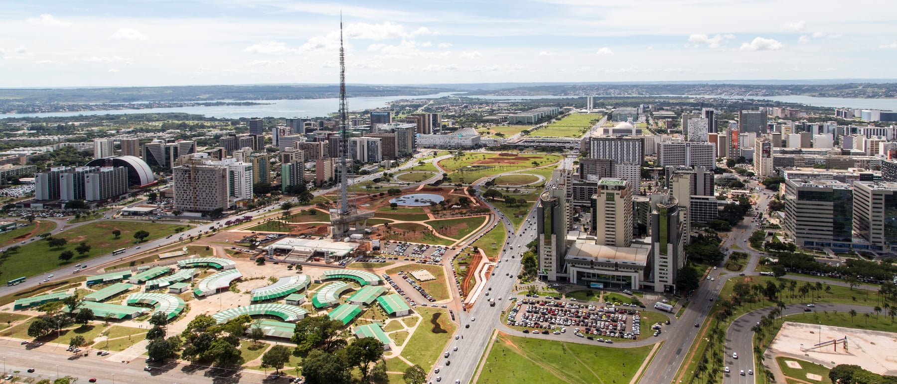 Brasília Master Plan — A capital laid out as a cross / aeroplane on empty plateau.