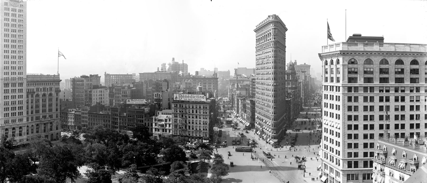 Flatiron Building — A steel-framed wedge that thrilled the modern city.