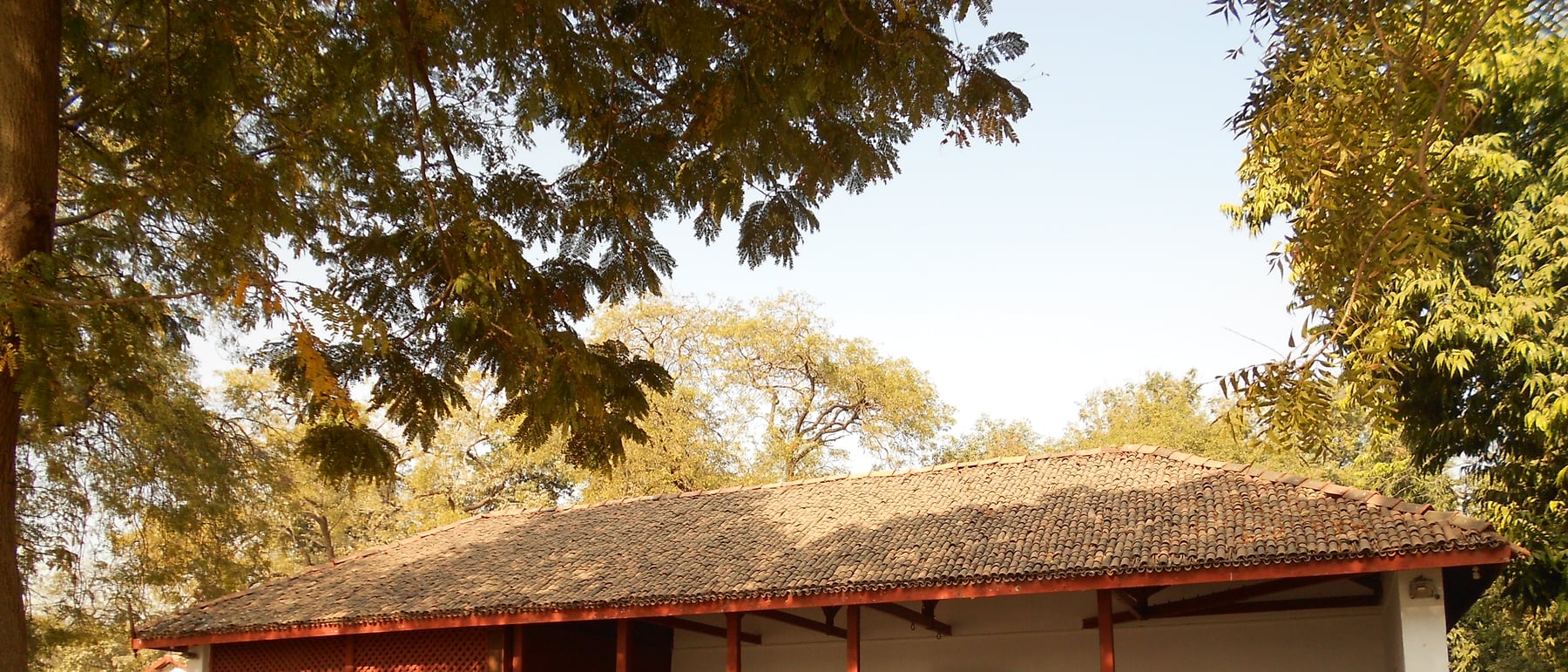 Gandhi Ashram / Sabarmati (Sangrahalaya) — Modular tiled pavilions — modernism grounded in place.