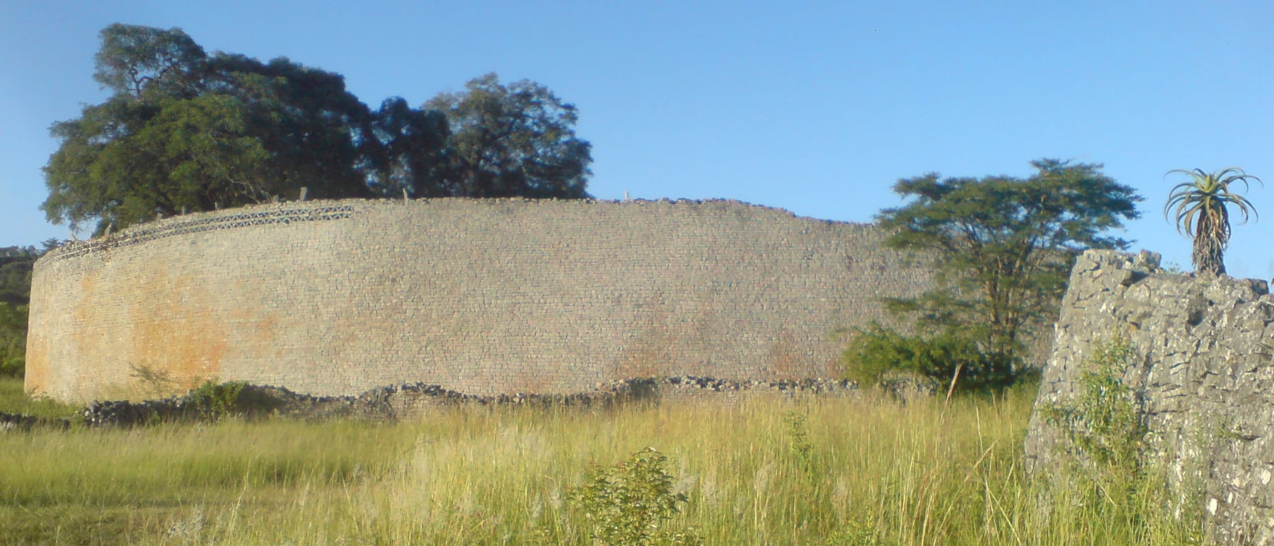 Great Zimbabwe — Mortarless dry-stone walls of a powerful African state.