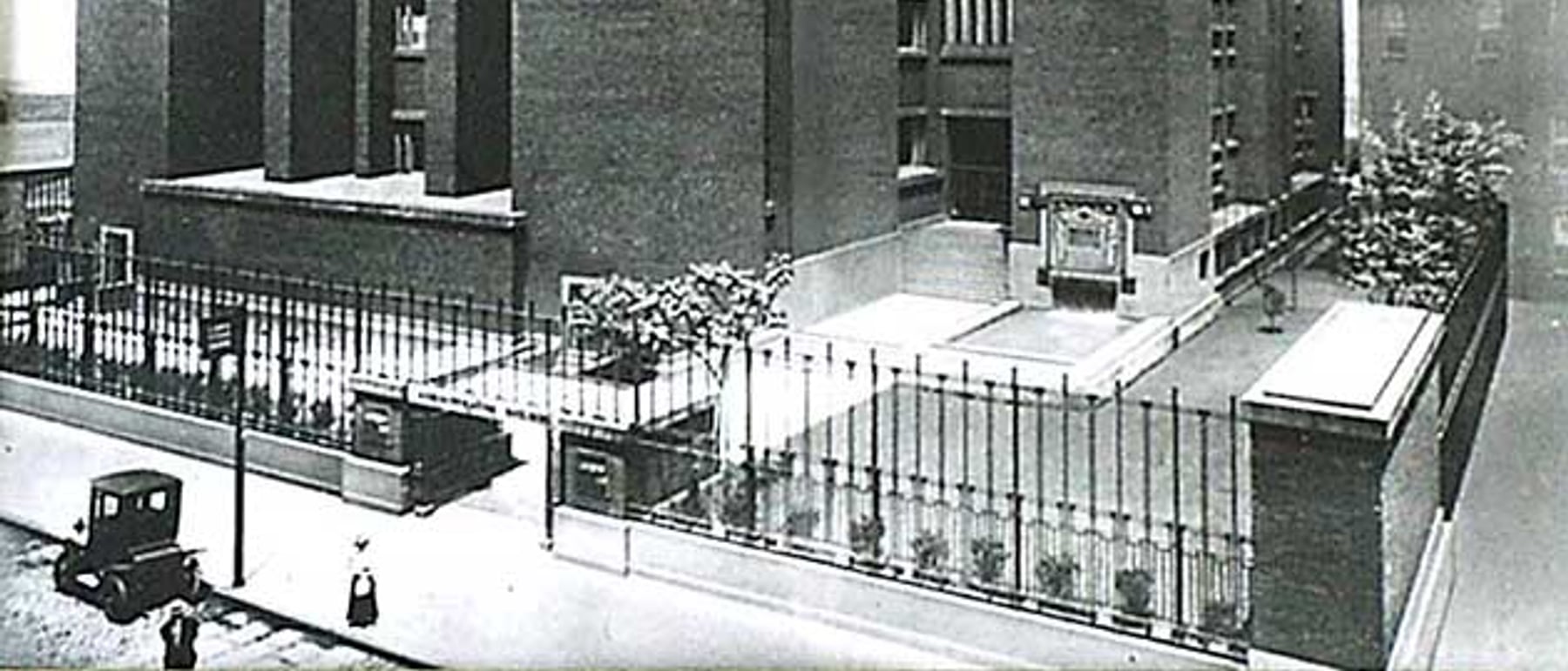 Larkin Administration Building — A sealed, top-lit office atrium (demolished 1950).