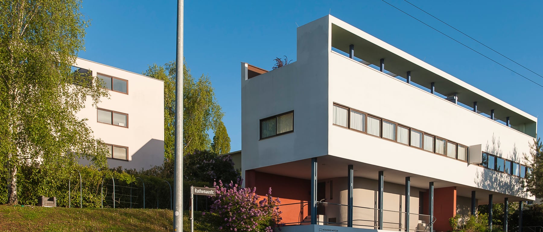Rietveld / Weissenhof Estate — A showcase settlement defining the new architecture.