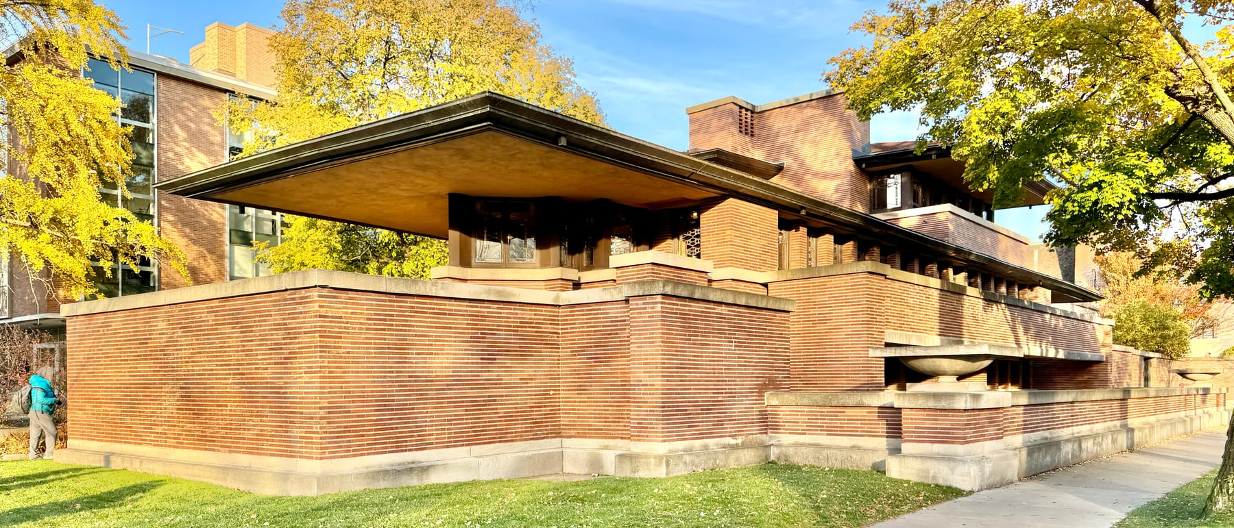 Robie House — The Prairie House — horizontal, flowing, of its landscape.