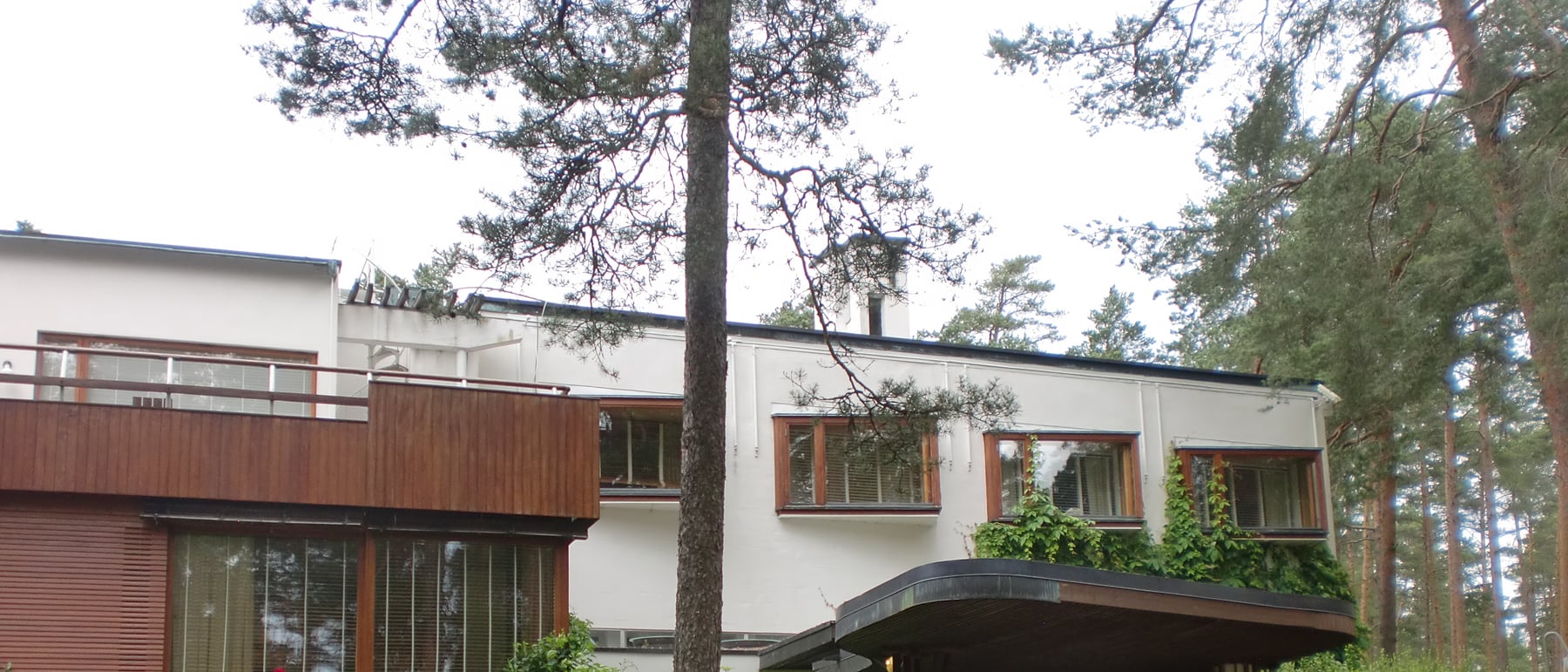Villa Mairea — Modernism softened by timber, forest and craft.