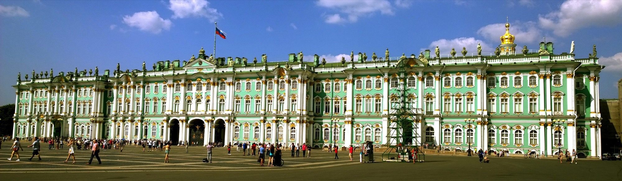 The Winter Palace, Saint Petersburg, by Bartolomeo Rastrelli (1754–62) — Russian Baroque, now the State Hermitage Museum.